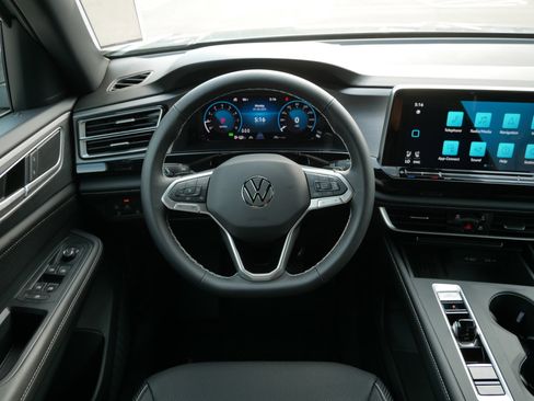 New 2025 Volkswagen Atlas Cross Sport SE image 11