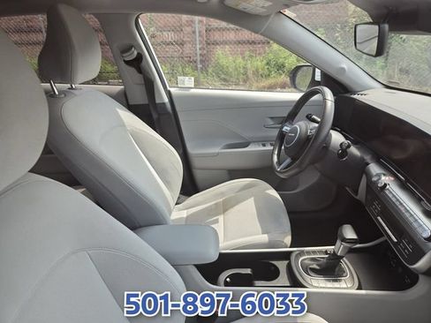 Used 2025 Hyundai Kona SEL FWD image 9