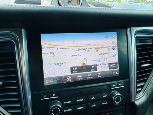 Used 2017 Porsche Macan S image 23