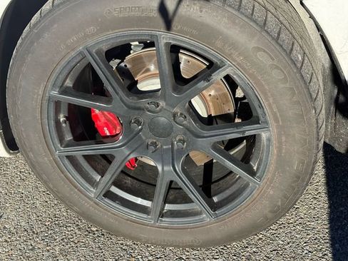 Used 2016 Jeep Grand Cherokee SRT image 15