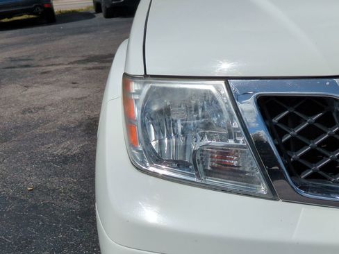 Used 2019 Nissan Frontier SV image 10