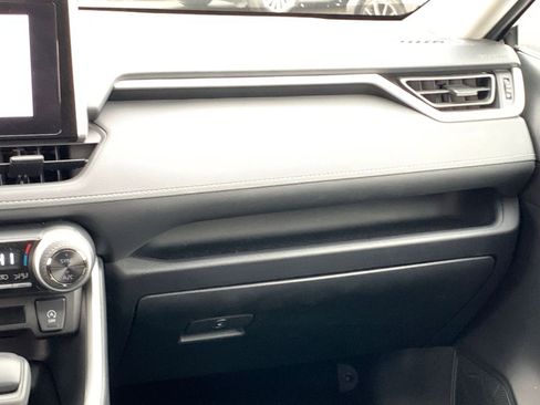 Used 2025 Toyota RAV4 XLE image 35