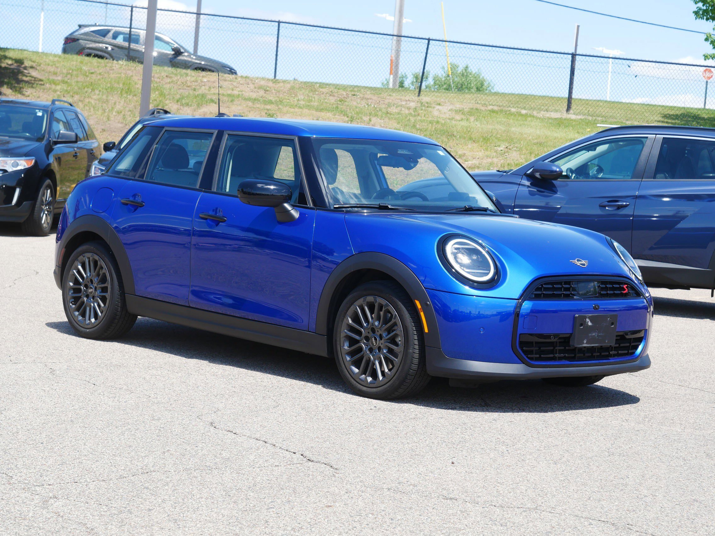 Used 2025 MINI Cooper S FWD image 4