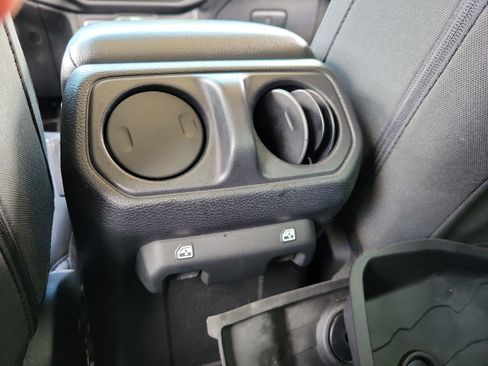 Used 2021 Jeep Gladiator Sport AWD/4WD image 17