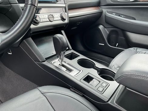 Used 2016 Subaru Outback 3.6R Limited image 19