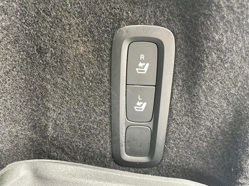 Used 2019 Volvo XC60 T5 Momentum w/ Premium Package FWD image 32