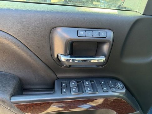 Used 2018 GMC Sierra 1500 SLT w/ SLT Premium Package image 19