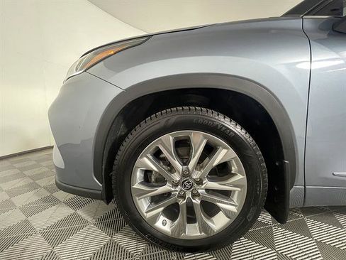 Used 2022 Toyota Highlander Limited AWD/4WD image 25