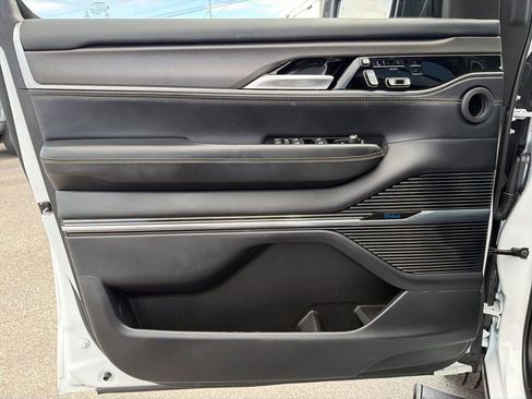 Used 2024 Jeep Grand Wagoneer Series II w/ Quick Order Packagew 28T image 45