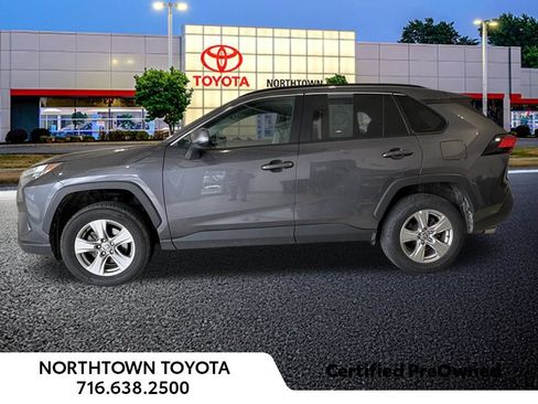 Used 2024 Toyota RAV4 XLE AWD/4WD image 3