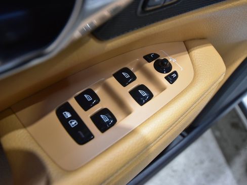 Used 2017 Volvo S90 T6 Momentum w/ Vision Package image 14