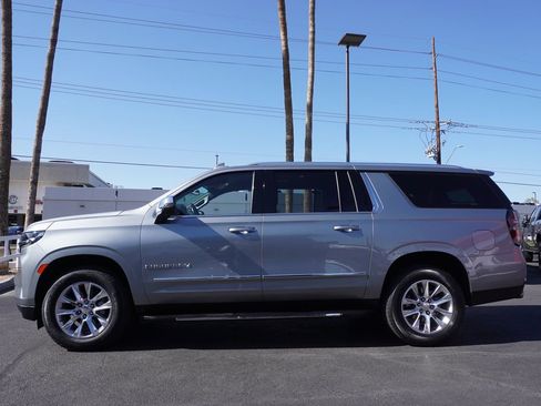 Certified 2024 Chevrolet Suburban Premier image 2