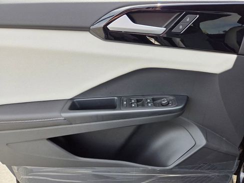 New 2026 Volkswagen Taos S FWD image 9