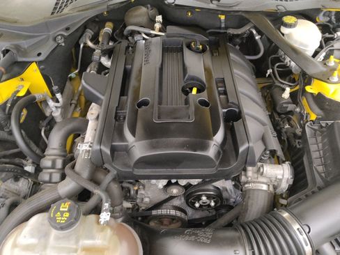 Used 2016 Ford Mustang Premium image 30