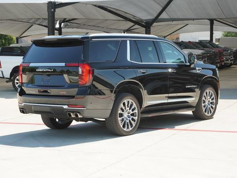 Used 2025 GMC Yukon Denali AWD/4WD image 5