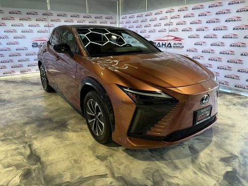 Used 2024 Lexus RZ 450e Premium w/ Technology Package AWD/4WD image 5