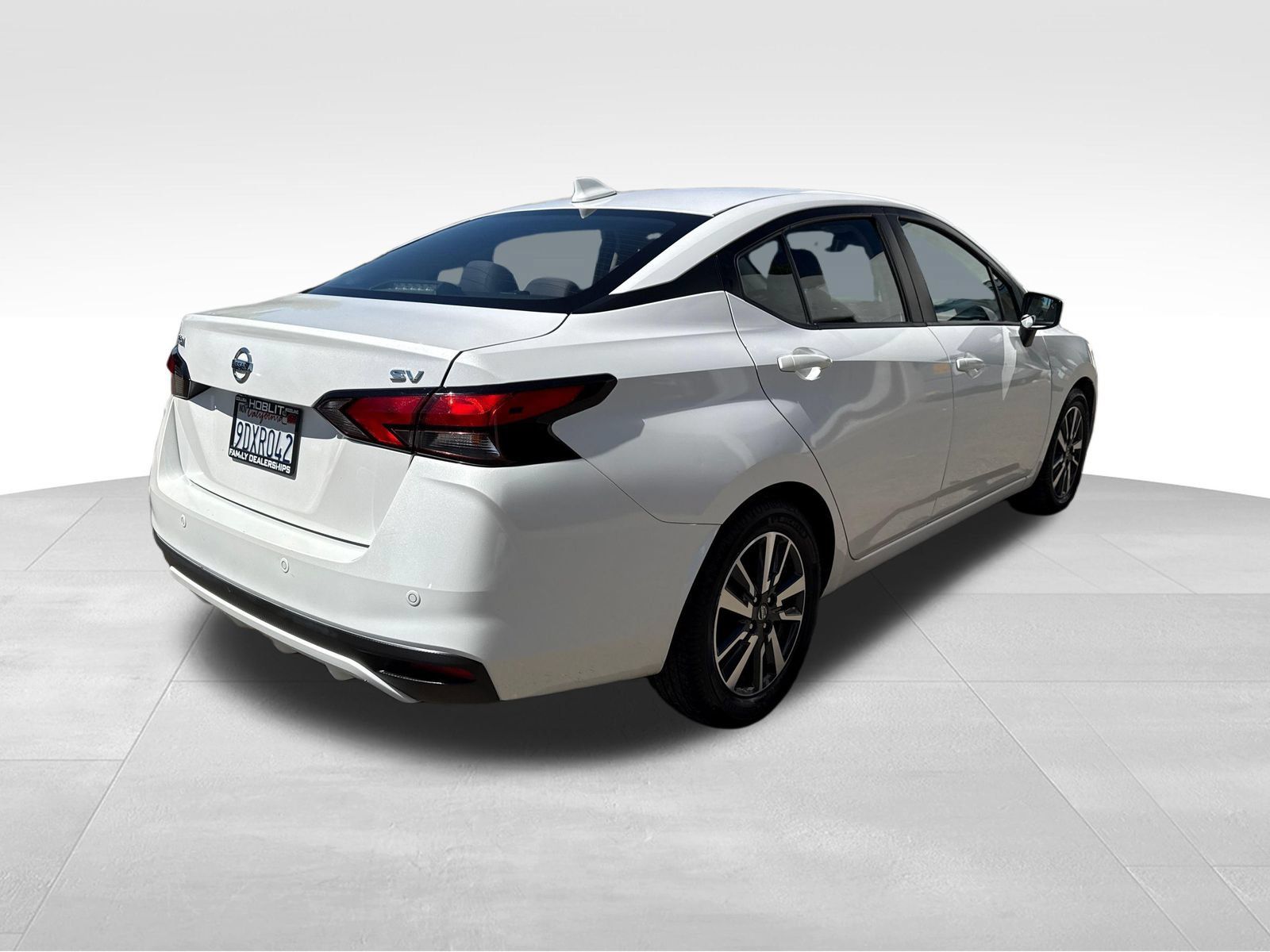 Used 2022 Nissan Versa SV FWD image 5