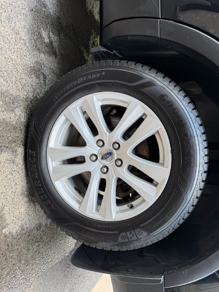 Used 2018 Ford Explorer XLT AWD/4WD image 11