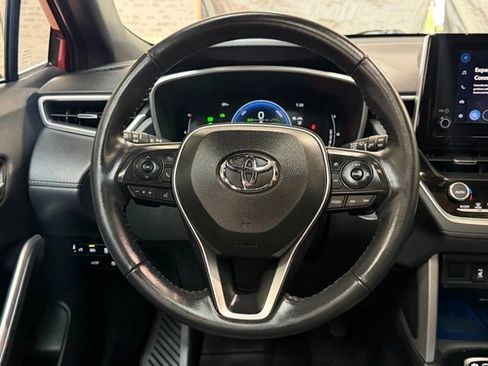 Used 2023 Toyota Corolla Cross XSE w/ Convenience Package image 16