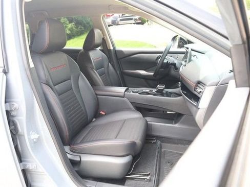 Certified 2025 Nissan Rogue SV AWD/4WD image 24