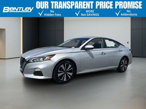 Used 2022 Nissan Altima 2.5 SV FWD image 1