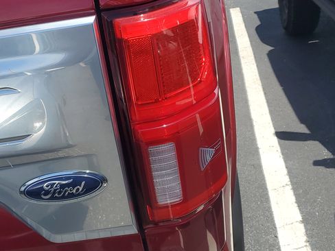 Used 2018 Ford F150 Platinum w/ Equipment Group 701A Luxury AWD/4WD image 8