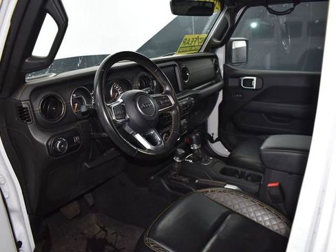 Used 2023 Jeep Wrangler Altitude image 13