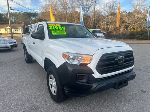 Used 2019 Toyota Tacoma SR image 14