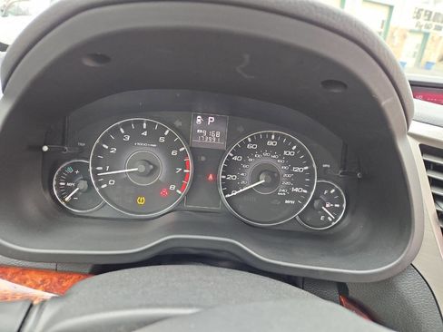 Used 2011 Subaru Outback 2.5i Limited image 26