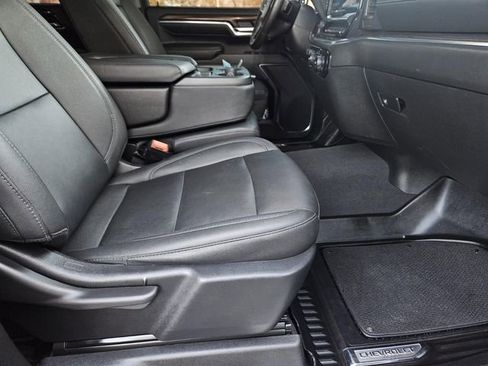 Used 2024 Chevrolet Silverado 2500 LT w/ Midnight Edition image 17