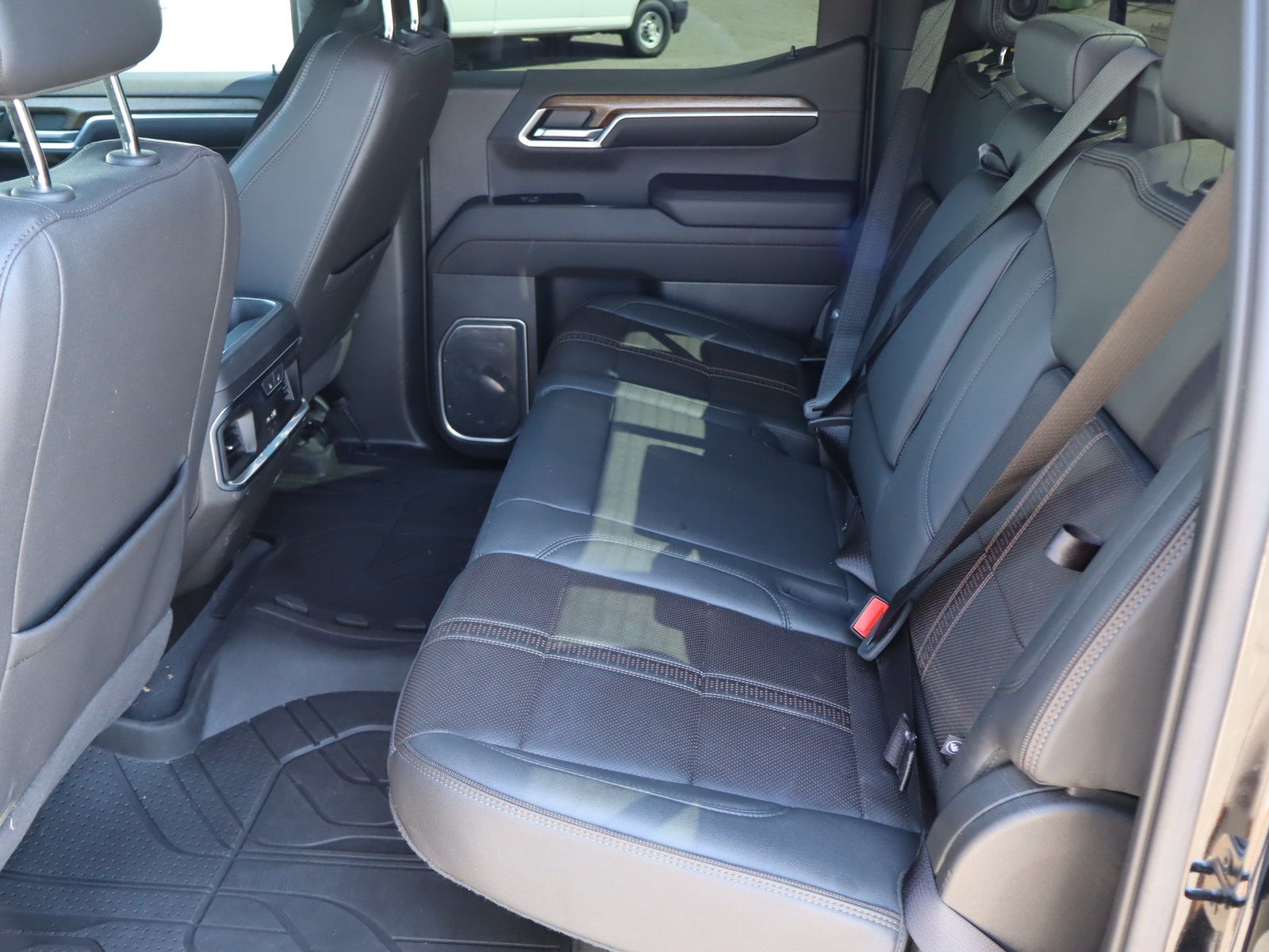 Used 2023 Chevrolet Silverado 1500 High Country w/ Technology Package AWD/4WD image 35