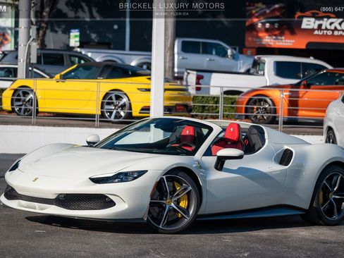 Used 2023 Ferrari 296 GTS image 9