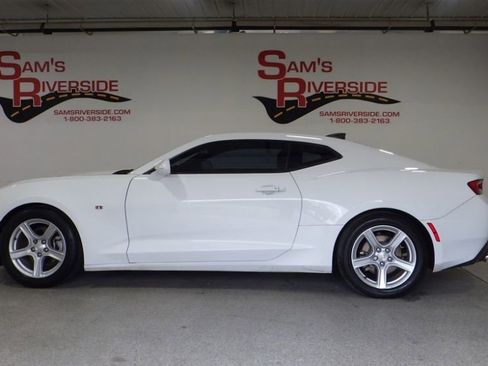 Used 2017 Chevrolet Camaro LT image 2
