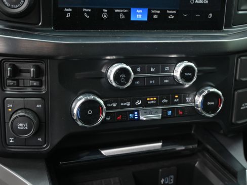 Used 2024 Ford F350 Lariat w/ Lariat Ultimate Package AWD/4WD image 16