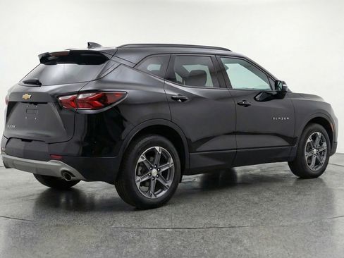 Used 2025 Chevrolet Blazer LT image 9