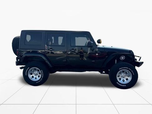 Used 2008 Jeep Wrangler Unlimited Sahara AWD/4WD image 7