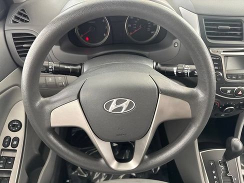 Used 2015 Hyundai Accent GLS FWD image 25