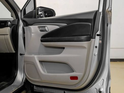 Used 2020 Honda Pilot LX image 48