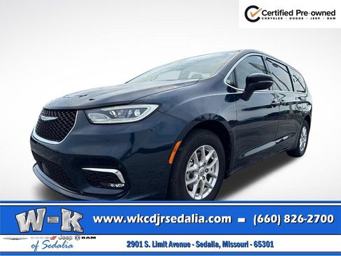 Certified 2023 Chrysler Pacifica Touring-L FWD image 13