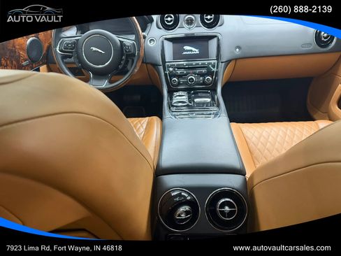Used 2016 Jaguar XJ L Portfolio AWD/4WD image 10