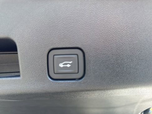 New 2026 Chevrolet Traverse RS w/ LPO, Floor Liner Package FWD image 15