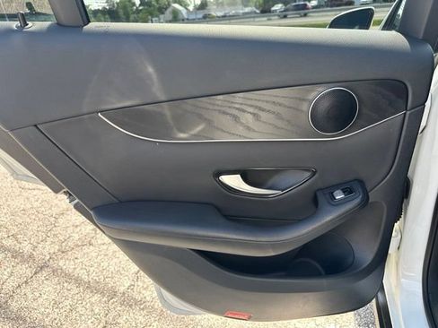 Used 2018 Mercedes-Benz GLC 300 4MATIC image 18