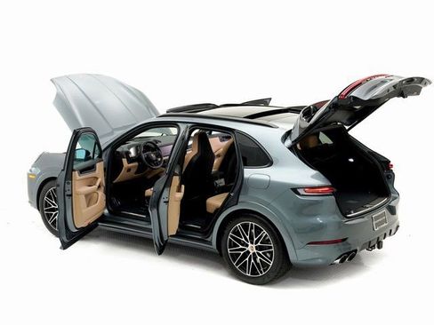 New 2026 Porsche Cayenne E-Hybrid image 30