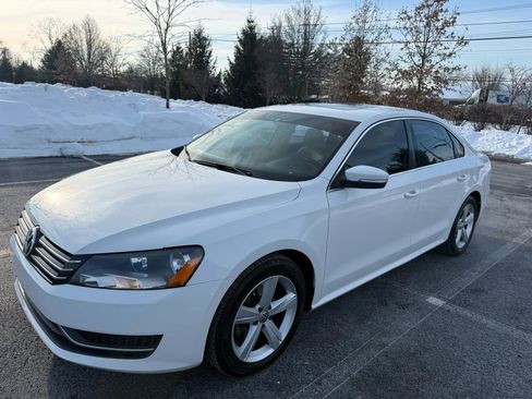 Used 2013 Volkswagen Passat 2.5 SE image 2