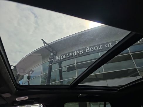 Used 2023 Cadillac Escalade Sport Platinum w/ LPO, ONYX Package image 28