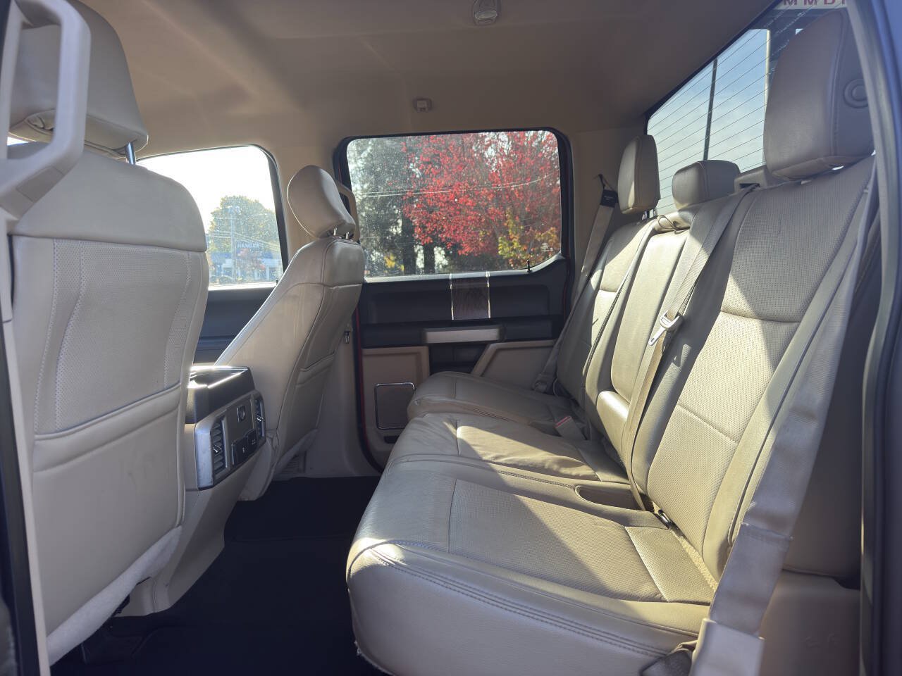 Used 2017 Ford F250 4x4 Crew Cab Super Duty image 4