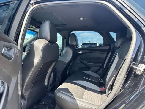 Used 2018 Ford Focus ST w/ Equipment Group 401A FWD image 13