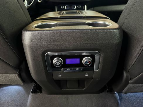 Used 2022 Chevrolet Suburban LT AWD/4WD image 24