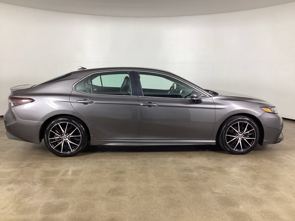 Used 2024 Toyota Camry SE FWD image 4