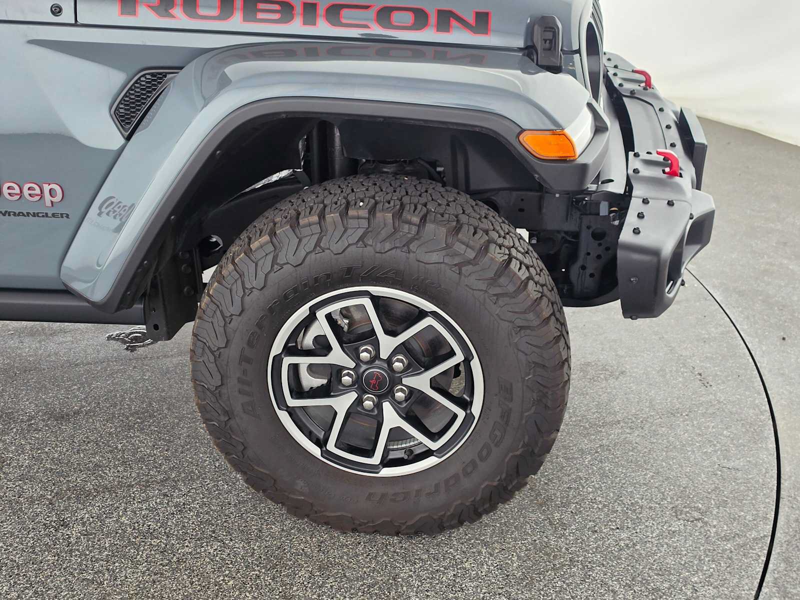 Used 2025 Jeep Wrangler Unlimited Rubicon AWD/4WD image 9